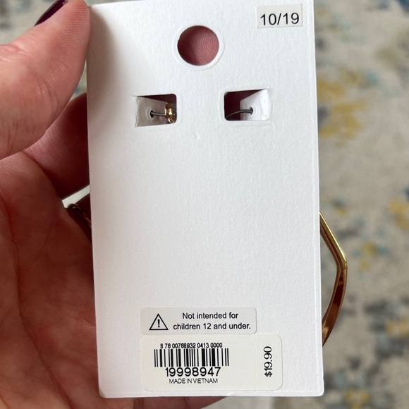 Express Gold-Tone V-Shaped Earrings - Picture 3 of 6